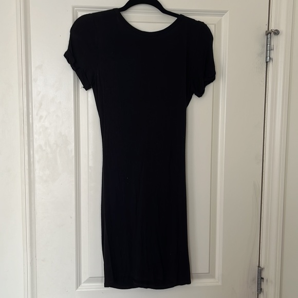 Black dress with slits in the stomach - Picture 3 of 4